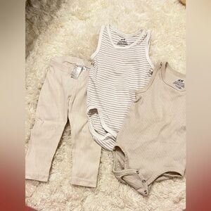 H&M Baby Set in Soft Beige and Cream